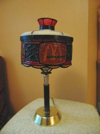 VINTAGE MCDONALDS LAMP TIFFANY STYLE PLASTIC TILTS TABLE LAMP RARE 2