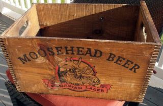 VINTAGE MOOSEHEAD BEER WOODEN CRATE CANADIAN LAGER WITH RARE CHESSBOARD LID 6