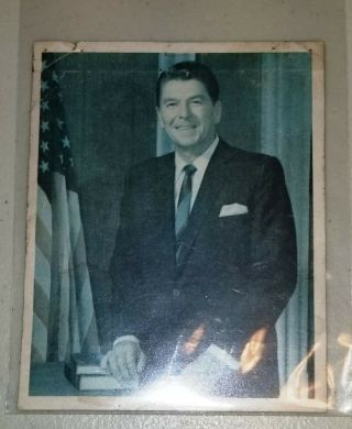Vintage Ronald Reagan Signed Photo With Inscription R.  R.  4 " X 3.  5 "