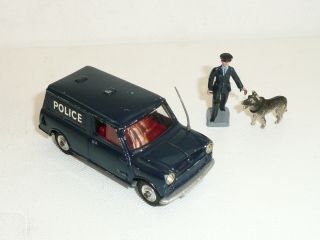 Corgi 448 B.  M.  C.  Austin Mini Police Van W/figures