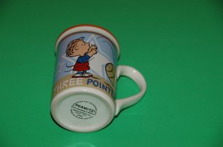 Peanuts Charlie Brown Snoopy Linus Three Pointer Basketball Ceramic Mug 14 Oz