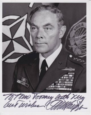 Alexander Haig (d.  2010) Signed 8x10 Photo Autographed Photograph Sec.  Of State
