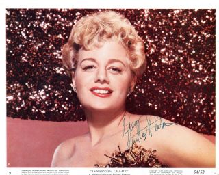 Oscar Winner Actress Shelley Winters,  Signed Vintage Promotional Photo.