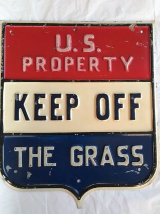 Vintage Us Property Keep Of Grass Metal Sign