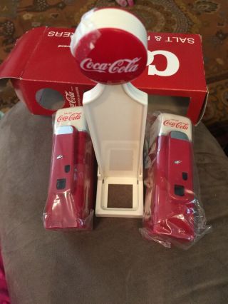 Coca Cola Coke Machine Vendo 44 Salt And Pepper Shakers - Nib - 1993