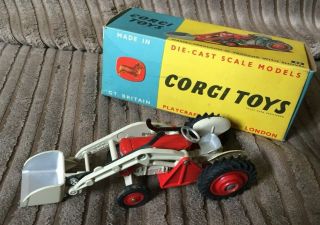 Vintage Corgi Toys No 53 Massey Ferguson 65 Tractor With Shovel