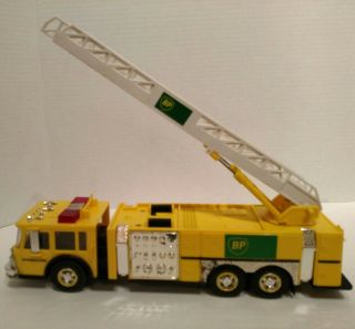 Bp Yellow Fire Truck Extension Ladder Lights & 2 Siren Sounds Use 2 C Batteries