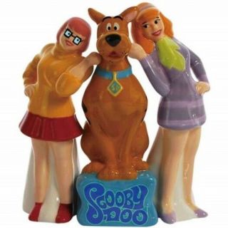 Scooby - Doo And Girls Velma And Daphne Ceramic Salt And Pepper Set,