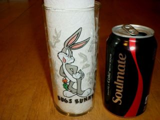 [wb] Warner Brothers - Looney Tunes " Bugs Bunny ",  Drink Glass [ 16 Oz.  ] 1996 Yr.