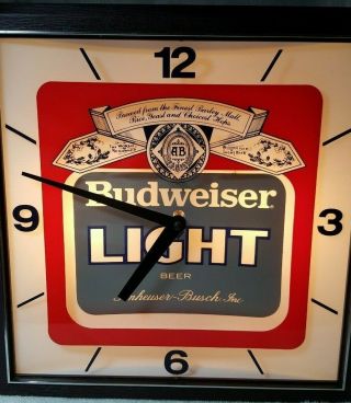 VINTAGE 1982 BUDWEISER BEER LIGHTED WALL CLOCK SIGN 13,  5 