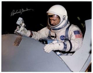 Richard Gordon Signed Photo Nasa Astronaut Apollo Xii