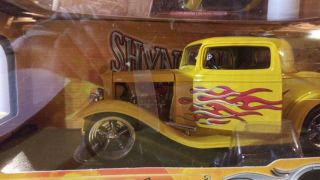ROAD SIGNATURE SHYNE RODZ 1/18 SCALE 1932 FORD 3 - WINDOW COUPE DIE CAST CAR 2