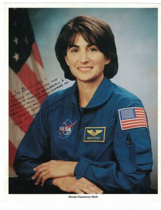 Shuttle Astronaut Nicole Stott 8x10 Nasa Litho Photo Signed Personalized