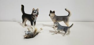 Schleich Husky Family Dogs Male Female Puppies