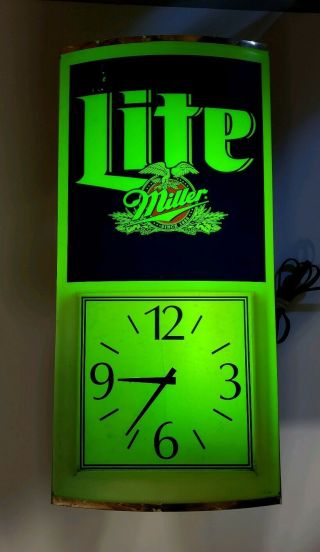 Vintage Miller Lite Beer Lighted Clock Sign Advertising Bar Pub
