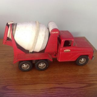 VINTAGE RED AND WHITE TONKA TRUCK CEMENT MIXER 2