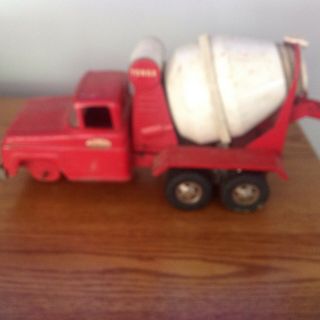 VINTAGE RED AND WHITE TONKA TRUCK CEMENT MIXER 4