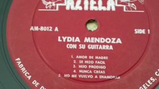 LYDIA MENDOZA CON SU GUITARRA - LP - AZTECA AM8012 5