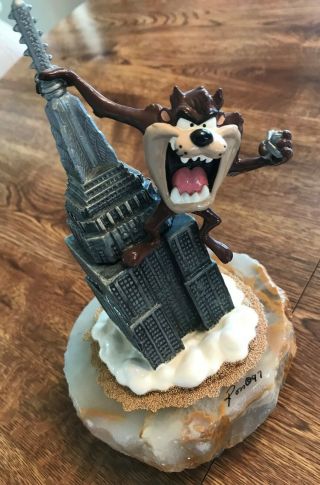 Ron Lee Taz Figurine - " Taz On Empire State Building " - Lt645 - Double Signed