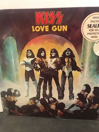 1977 Kiss Love Gun LP Record Vinyl Casablanca NBLP 7057 - 7.  98 2