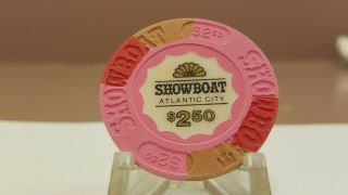 Showboat 1st Issued Rare 2.  50 Atlantic City Nj Chip.  Convention Find