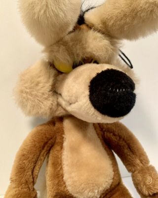 Warner Bros Looney Tunes Wile E.  Coyote Wylie 1990 Plush Yellow Eyes 2