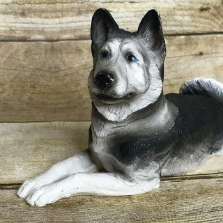 Husky Alaskan Malamute Dog Figurine Koreart Resin Vintage Blue Eyes