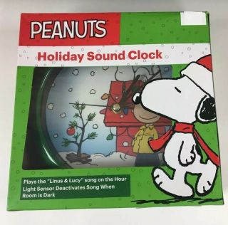 Peanuts Holiday Sounds Clock Hourly Christmas Linus & Lucy Light Sensor