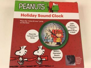 Peanuts Holiday Sounds Clock Hourly Christmas Linus & Lucy Light Sensor 4