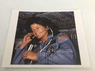 Sally Ride Signed Official Nasa Photograph 8 " X 10 " - 1st Us Woman In Space