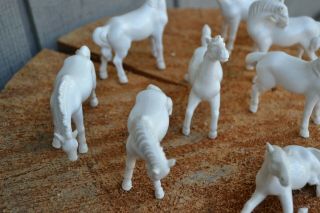 Horse figurines - Porcelain miniature horses - Set of 8 2