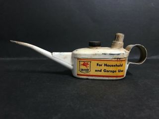 VACUUM VINTAGE 1950 ' s SMALL HOUSEHOLD OIL CAN 2