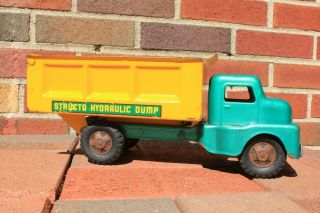 Structo Hydraulic Dump Truck,  1950s,  Green and Yellow pressed metal 2