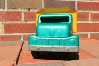Structo Hydraulic Dump Truck,  1950s,  Green and Yellow pressed metal 5