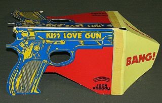 Kiss Love Gun Casablanca LP EX with gun,  orig.  inner sleeve,  Kiss Army flyer 6