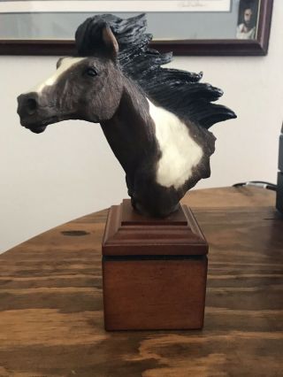 “running Wild” Mill Creek Studios 77110 Paint Horse Head Statue