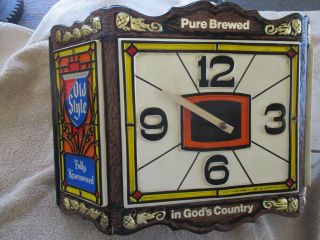 Vintage Heileman ' s Old Style Beer Lighted Bar Clock Sign PURE BREWED 1983 3