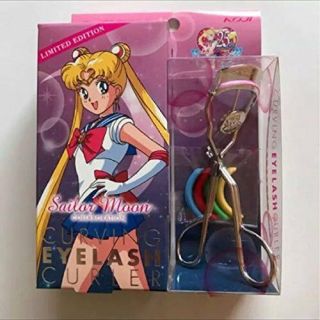 Sailor Moon Limited Design Curving Eyelash Curler & 5 Color Refill Pad Rare