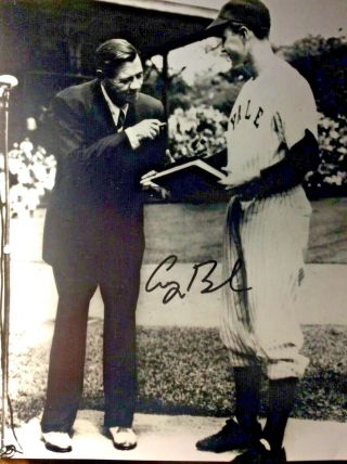 President George Bush Authentic Signed Photo.  8 - 10 Babe Ruth