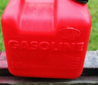 Chilton 2 Gallon Gas Can Container Plastic with Spout Model P20 Old Style 2