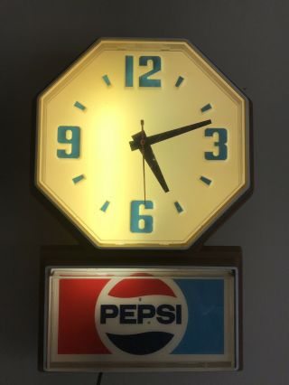 Vintage Pepsi Cola Soda Pop Advertising Wall Light Up Clock Sign Rare 20” X 13”