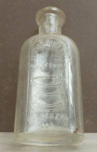 Missouri Drug Store Bottle - Apothecaries Hall - O 