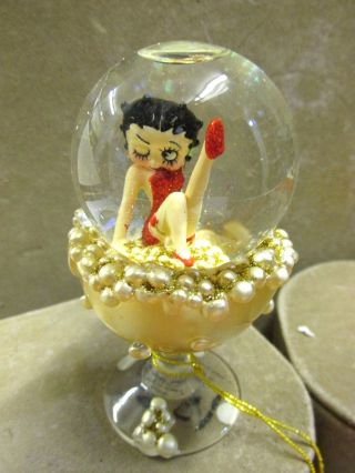 Betty Boop Champagne Betty 2008 King Features Syndicate