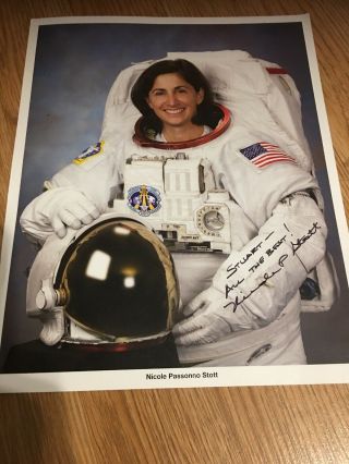 Autograph,  Astronaut/aquanaut Nicole Stott.  Wss Official Nasa Photo