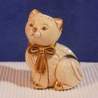 De Rosa Kitten / Cat Figurine With Ribbon Handpainted Gold Enamel -