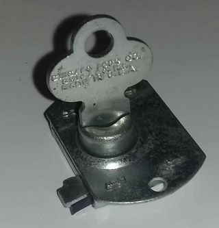 Vintage Chicago Lock Co.  Trade Stimulator Lock - 1 Key