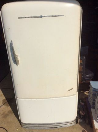 1950s Vintage/antique Ge Refrigerator - Still Ice Cold Man Cave Or Garage
