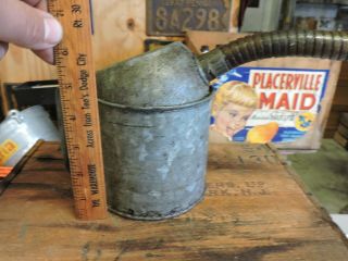 Vintage 1 Quart Galvanized Metal Oil Can Dispenser w/ Flexible Spout,  Old,  (VE) 2