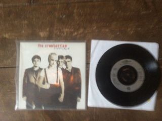 The Cranberry’s Zombie Vinyl Single Close To Unplay With Dreams Jukebox Sin