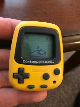 Nintendo Pokemon Pocket Pikachu 1997 Virtual Pet Pedometer